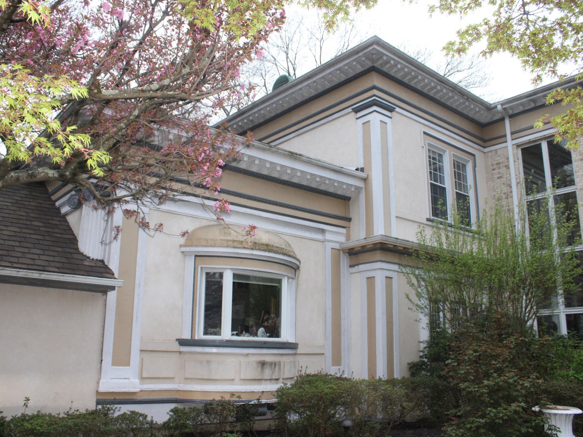 The history of “Maxwelton”, John Rogers Maxwell’s 1898 residence. And, a private tour of what’s&nbsp;left.